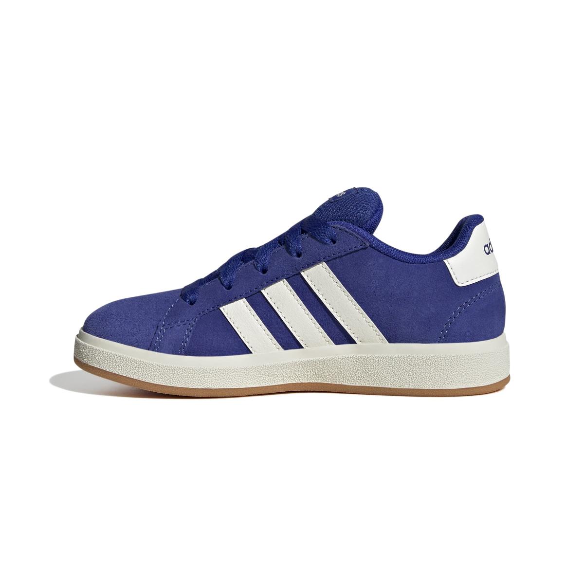 product/a/d/adidas_jp5894_5_footwear_photography_side_medial_center_view_white-nw091625.jpg