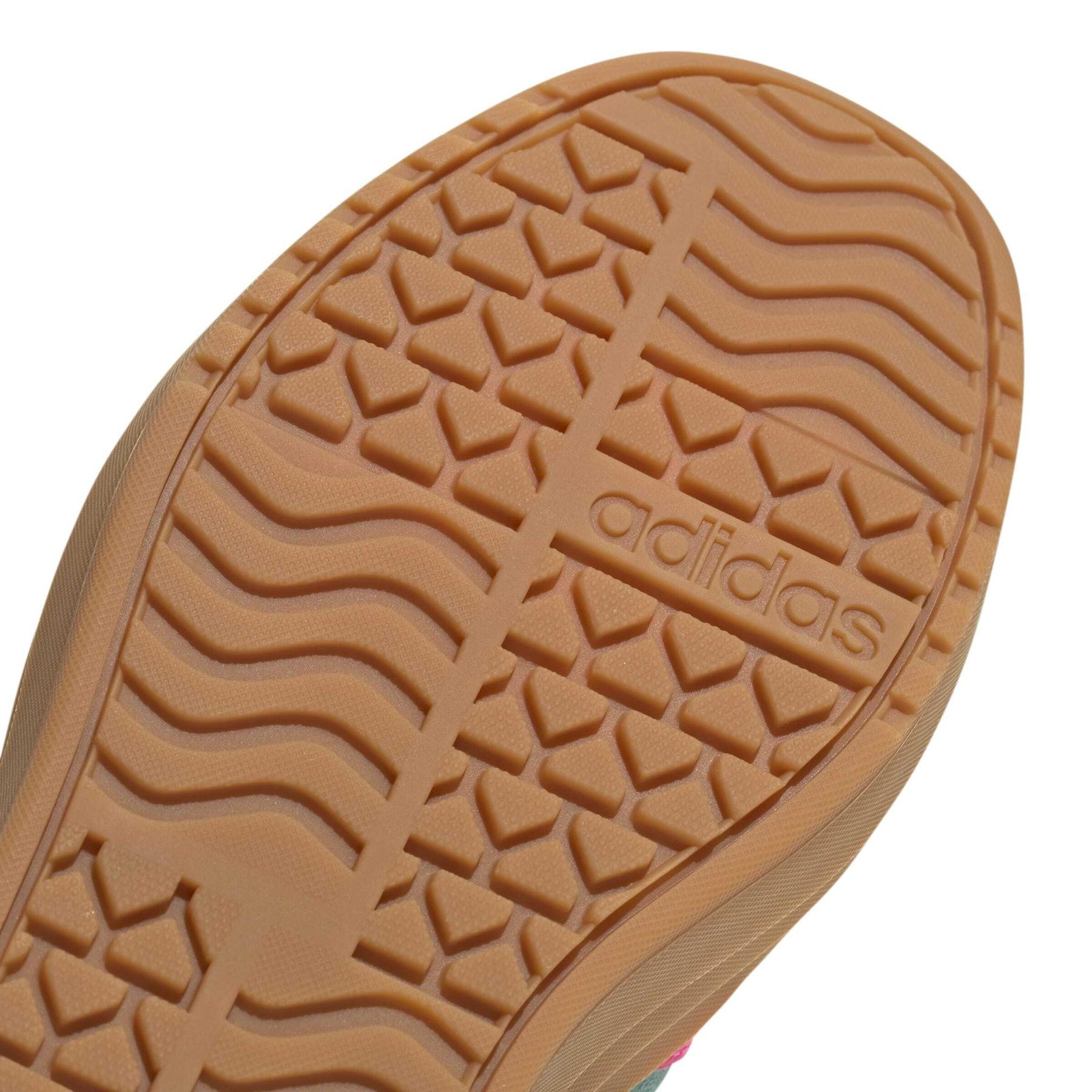 product/a/d/adidas_jq4482_8_footwear_photography_detail_view_1_white-nw091625.jpg