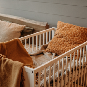 Cribs & beds